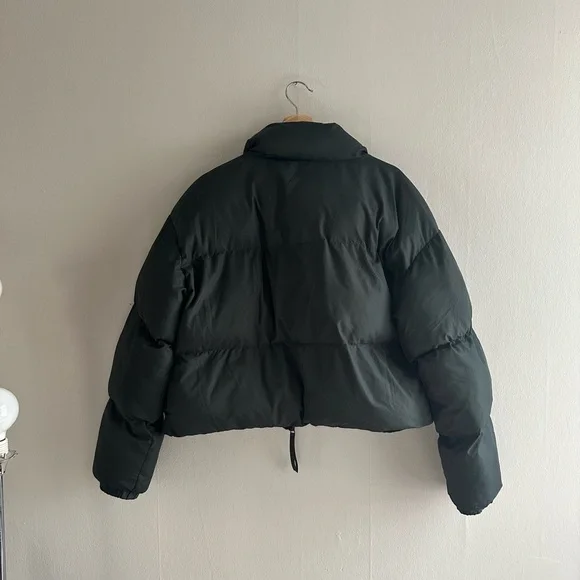 Fabletics Hiking Puffer Jacket - Picture 4 of 9